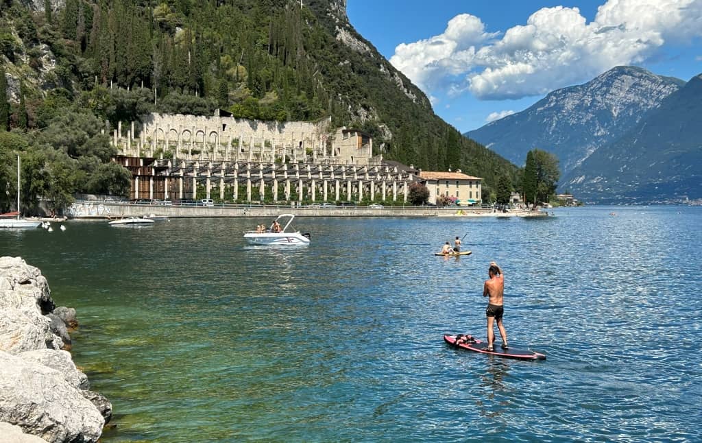 SUP im Hafen von Tignale