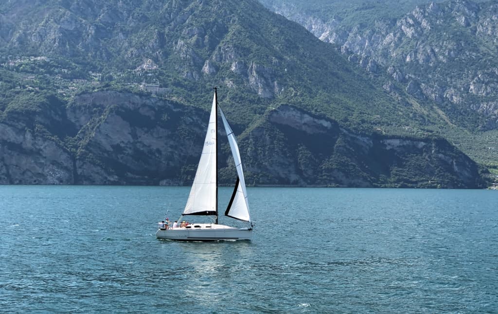 Segelboot auf dem Gardasee